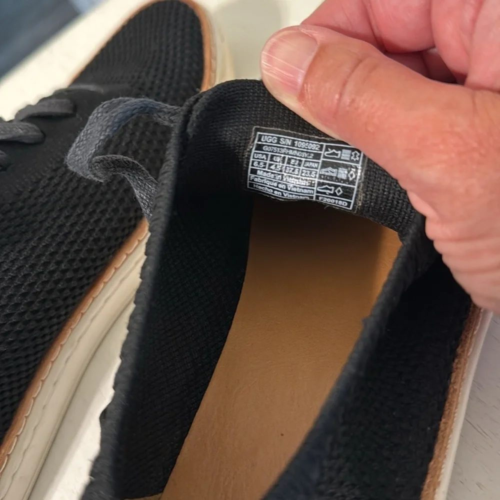 UGG Women’s Sydney Mesh Black and Tan Sneakers with Upper Lace Design / Size 6.5